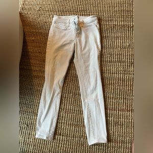 Abercrombie & Fitch White Jeans Size 26 (Small), like new, and originally $50